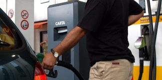 Prezzi benzina e diesel, ancora in calo oggi