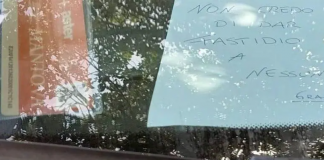 Il cartello di supplica per evitare la multa non basta. Mantovano sanzionato in Sardegna