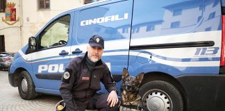 San Benedetto, il cane poliziotto Barack scova la droga in cascina. Un arrestato e due denunciati