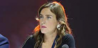 M5S, maestra grillina porta alunni a comizio Conte, la denuncia di Italia Viva