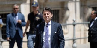 M5S non voterà fiducia in Senato, Conte: “No a cambiali in bianco a governo”