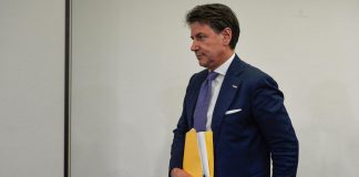 Crisi governo, in corso Consiglio nazionale M5S con Conte