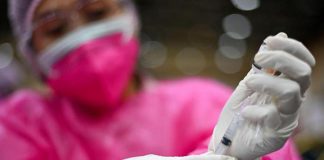 Quarta dose, Pregliasco: “Anziani dovrebbero farla subito”