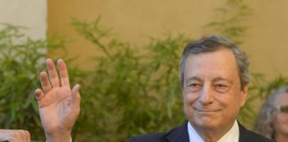 Crisi governo, si allontana il Draghi bis. Oggi consiglio 5 Stelle