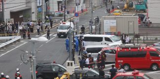 Giappone, chi è l’uomo fermato per spari a Shinzo Abe