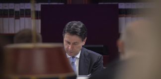 Governo, ‘muro’ ministri M5S: “Se verifica, sì a fiducia Draghi”