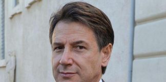 Lavoro, Conte: “Incentivare contratti a tempo indeterminato”