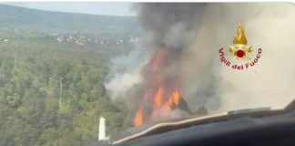 Maxi incendio sul Carso, traffico in tilt e treni interrotti – Video