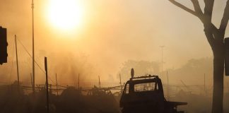 Roma, domato l’incendio. Vigili del Fuoco: “Situazione sotto controllo”