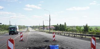 Ucraina: “Distrutto principale ponte di Kherson”
