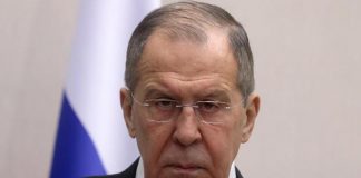 Ucraina, Lavrov: “Usa e Regno Unito ci spingono contro l’Europa”