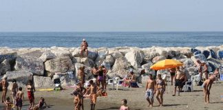 Napoli, app per ingresso in spiaggia: come funziona