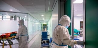 Covid Italia, Iss: “Per no vax fino a 7 volte più rischi morte”
