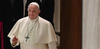 Papa: “Voci su cancro pettegolezzi di corte”