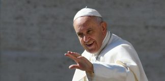 Papa sul suo futuro: “Lasciamo che lo dica Lui lassù”