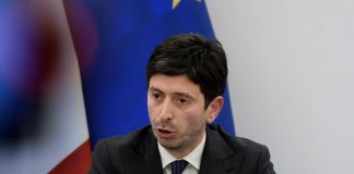 Omicron, Speranza: “Prepariamo campagna autunno con vaccino adattato”