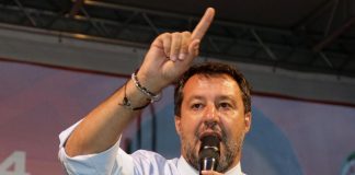 Crisi governo, Salvini: “Impossibile governare con Pd, pensa a droga e immigrati”