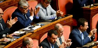 Draghi in Senato, centrodestra: “Nuovo patto per governo senza M5S”