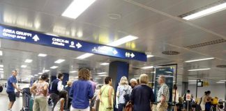 Caos voli, ira Codacons: “Pronta azione collettiva per danneggiati”