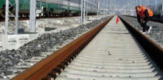 La Spezia, caldo deforma binario: deraglia un locomotore