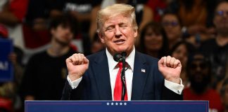 Clima, Trump: “Se gli oceani si alzano avremo più case vista mare”