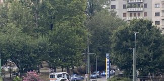 Milano, 22enne accoltellata in piazza della Repubblica