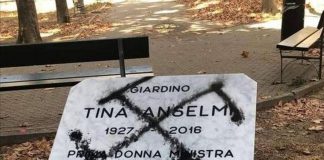 Torino, imbrattata con una svastica la lapide di Tina Anselmi