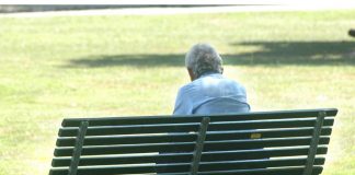 Caldo record e comportamenti strani, attenti a queste spie negli anziani