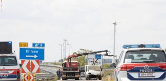 Migranti, in Austria furgone si ribalta durante fuga: 3 morti e 7 feriti