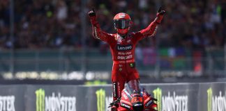 MotoGP, Bagnaia trionfa a Silverstone: Vinales secondo