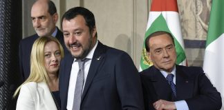 Sondaggio politico, elezioni 2022: centrodestra avanti di 16 punti