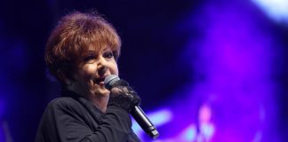 Orietta Berti: “Drone su spettatrice? Per fortuna signora sta bene”