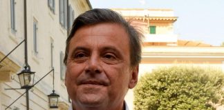 Elezioni 2022, Calenda a Berlusconi: “Facciamo un bel confronto tv”