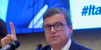 Elezioni 2022, Calenda a Letta: “No a campagna su vaccini, ritirala”