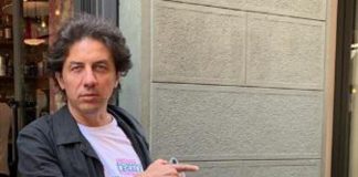 Marco Cappato in caserma, autodenuncia per aiuto suicidio Elena