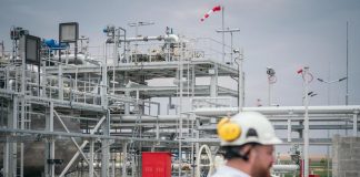 “Russia brucia enormi quantità di gas al confine con la Finlandia”