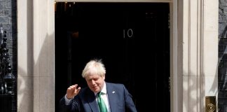 Gb, “Johnson spera in un ritorno alla Berlusconi”