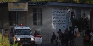 Kabul, esplosione in moschea: decine di morti