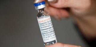Vaccino Novavax, Ema: possibile nesso con miocarditi e pericarditi