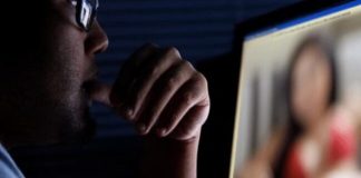 Cresce il numero dei minori vittime di sextortion. I consigli della Polizia Postale