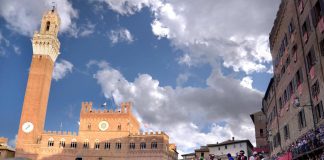 Palio Siena 2022, vince la Contrada del Leocorno