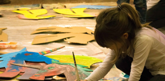 Bimbi su bici trasformate in opere d’arte inaugurano “Segni”. Venerdì torna la Ciclofficina degli animali fantastici