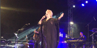 Iva Zanicchi conquista il pubblico del “concertone” di Cerese: voce splendida e una simpatia coinvolgente Iva Zanicchi conquista il pubblico del "concertone" di Cerese.: voce splendida e una simpatia coinvolgente