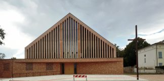 Pegognaga, una bussola per rendere più accogliente la parrocchiale