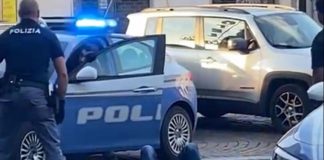 Dà escandescenze in Piazza Cavallotti inveendo contro la gente: preso e portato al Poma