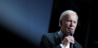 Ucraina, Biden a Putin: “Non usare armi nucleari, risposta sarebbe consequenziale”