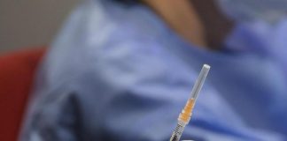 Vaccinazioni anti-covid, al via oggi le prenotazioni per le quinte dosi per gli over 60
