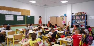 Covid e scuola, Pregliasco: “Non è finita, pronti a eventuali restrizioni”