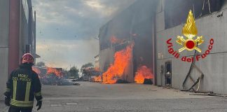 In fiamme fabbrica di biciclette a Cavarzere nel veneziano