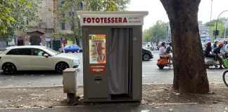 La cabina per fototessera compie 60 anni e festeggia con Pininfarina